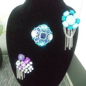 3 Beautiful Brooches as a Set.